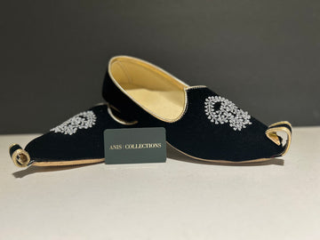 Juttis/ Shoes