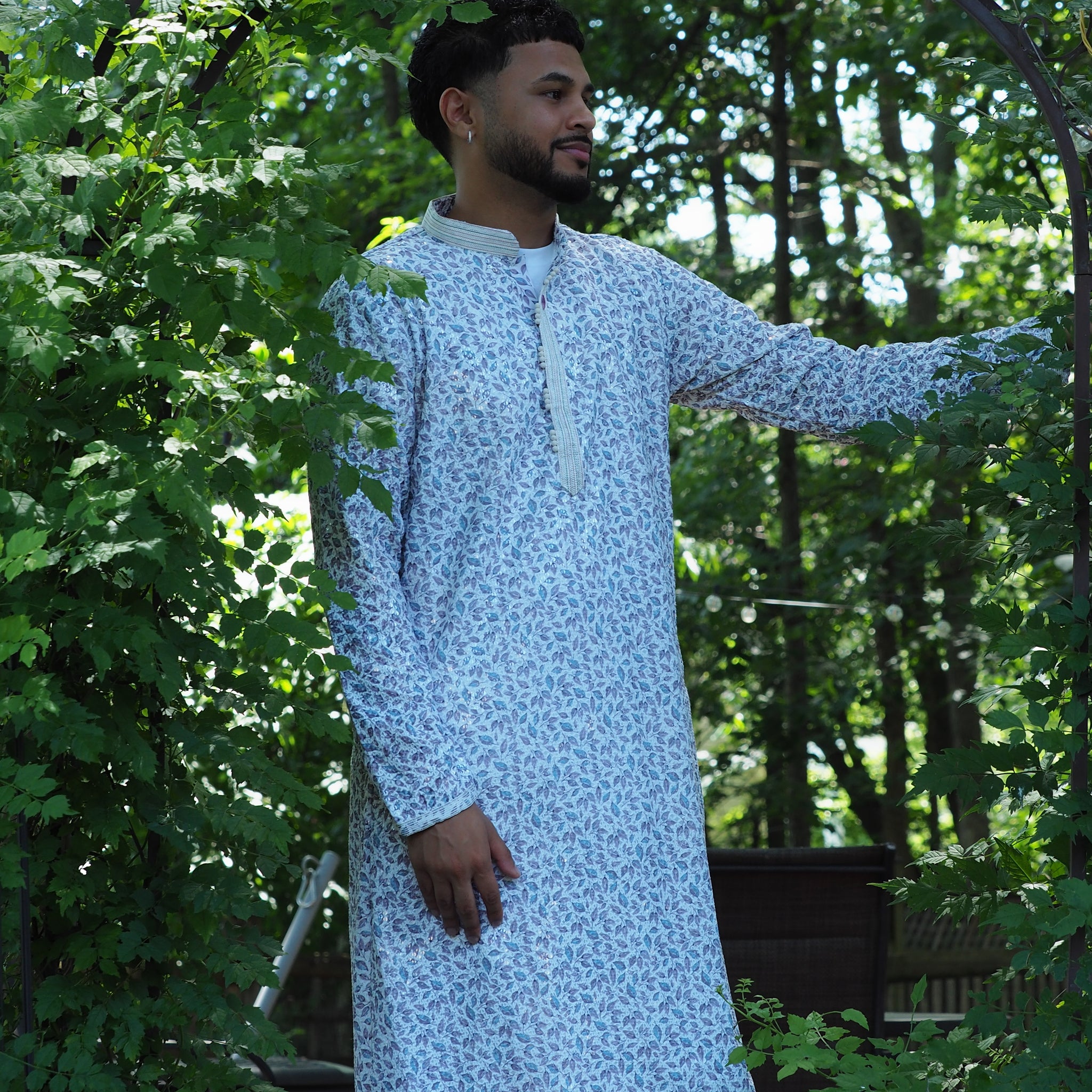 Chikankari kurta set with vine pattern