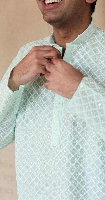 Āga Lucknowi Kurta Sets